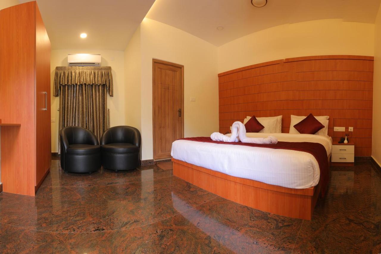 Thenmala Hormuz Inn Kolattupuzha Екстер'єр фото